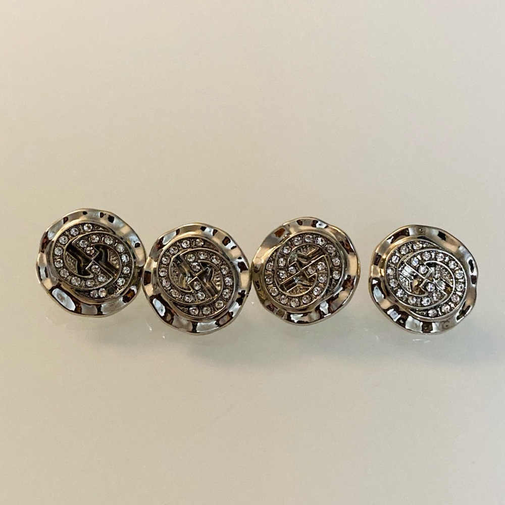 4 Auth Gucci Buttons